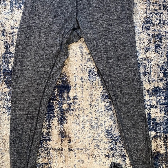 Lululemon Gray Ballet Style Leggings Size 12 - Picture 3 of 3
